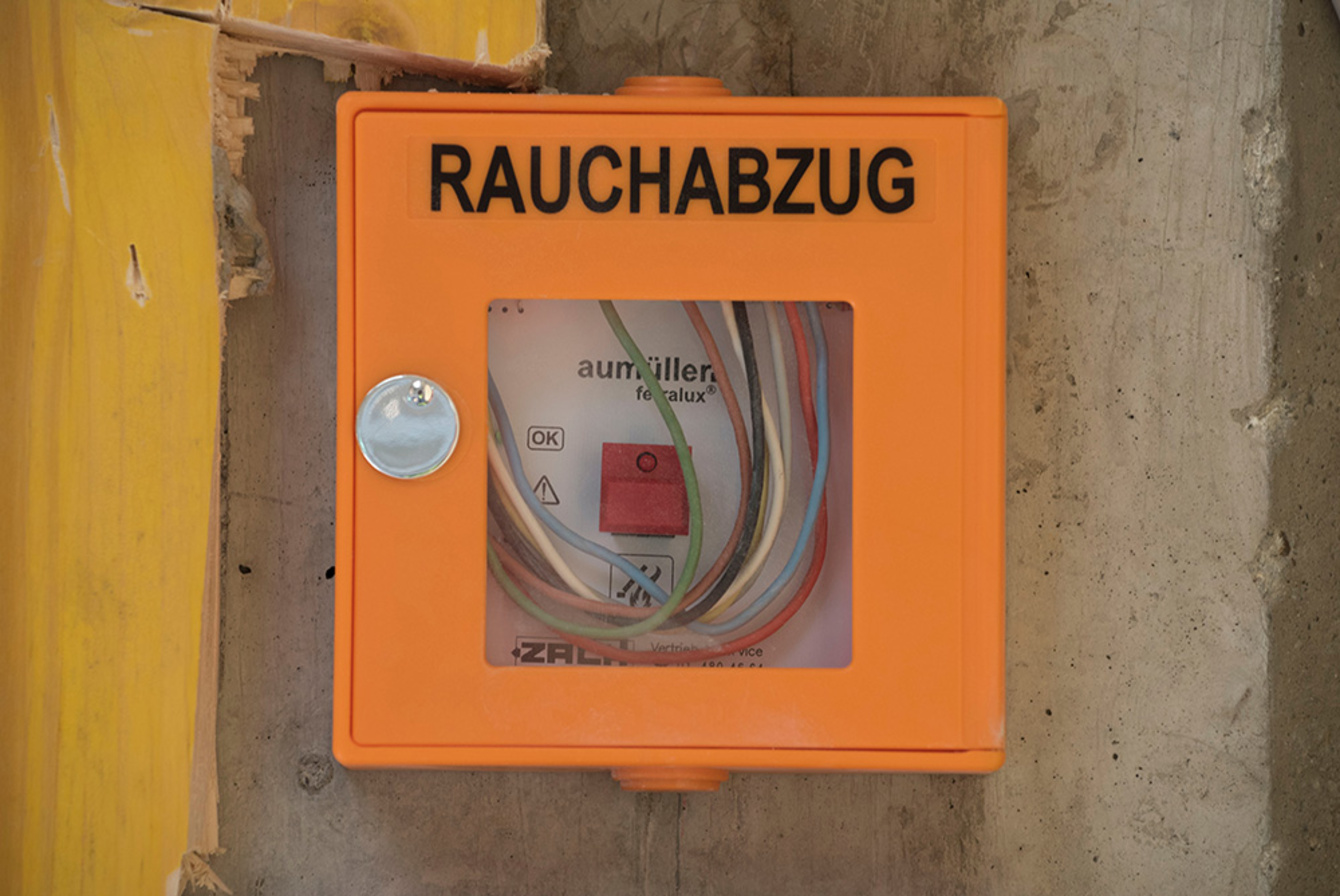 Rauchwärme&shy;abzug bei Elektro Kürschner GbR in Eisenach