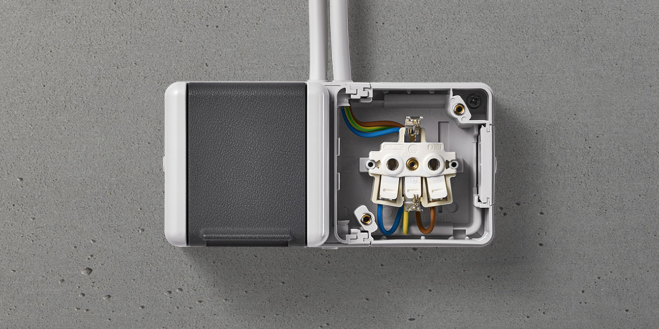 Doppelsteckdose mit Trennsteg bei Elektro Kürschner GbR in Eisenach